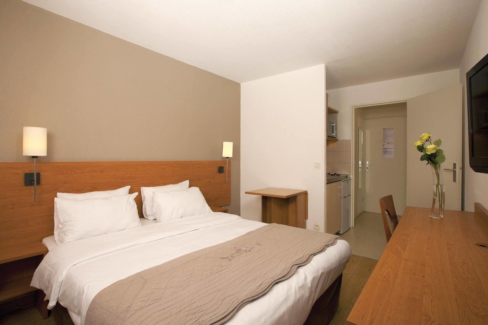 Sejours & Affaires Pantin Charles De Gaulle Aparthotel Exterior foto