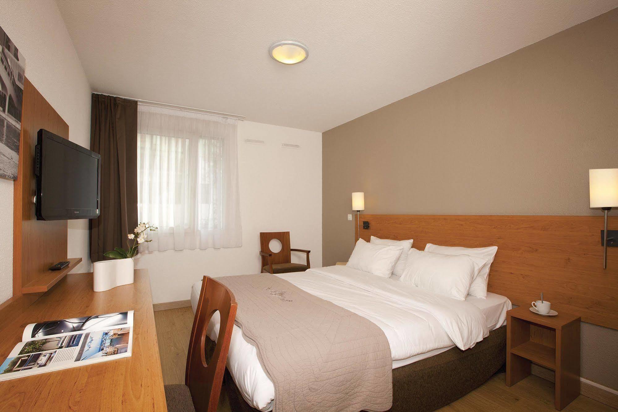 Sejours & Affaires Pantin Charles De Gaulle Aparthotel Exterior foto